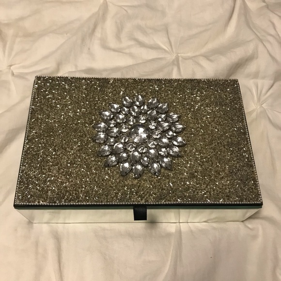 Jewelry box - Picture 1 of 1